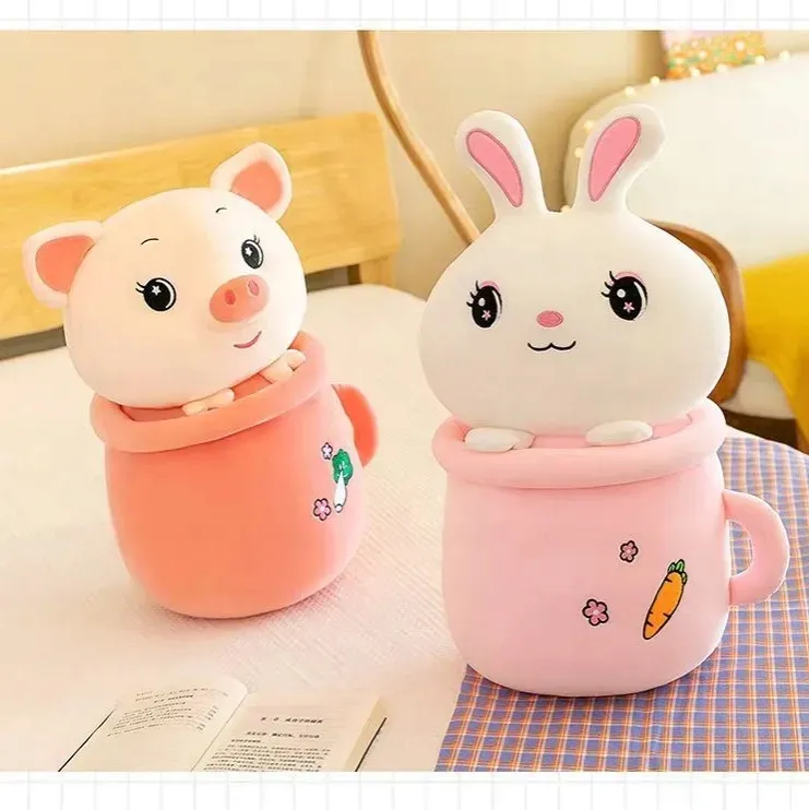 swinka-w-kubku-pluszak-maskotka-zabawka-dla-dzieci-40-cm