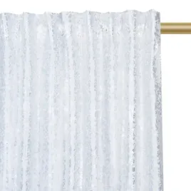 zaslona-ze-srebrnym-wzorem-biala-elegancka-250x140cm-tasma-wave-welur