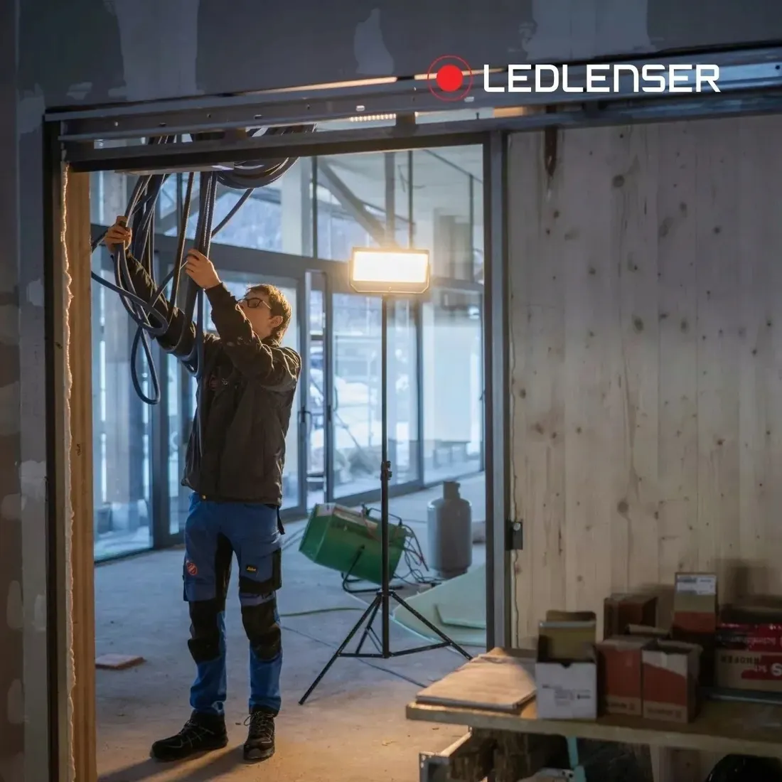 ledlenser-af12c-work-reflektor-8000-lm