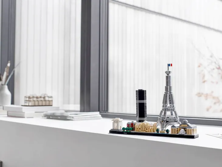 lego-architecture-21044-paryz-bohater-brak