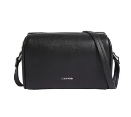 calvin-klein-torebka-listonoszka-poliuretan-czarny