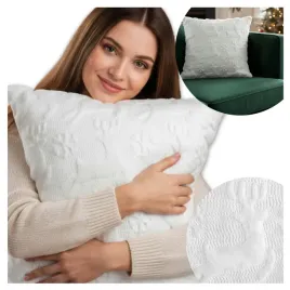 swiateczna-poszewka-na-poduszke-45x45-cm-eko-futro-renifery-biala-na-swieta
