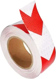 tasma-odblaskowa-samoprzylepna-kontirowa-bialo-czerwona-25metrow-x5cm-rolka