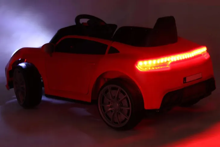 samochod-auto-na-akumulator-sportowe-czerwony-kolor-bialy-czerwony-niebieski