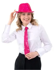 rozowy-kapelusz-cekinowy-fedora-krawat-ciemny-biskupi-roz-cekin-disco