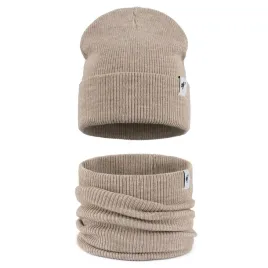 bezowa-czapka-damska-z-kominem-komlpet-cieply-zimowy-polski-produkt-zestaw