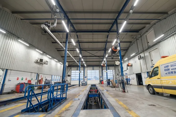 4x-oprawa-hermetyczna-lampa-led-do-garazu-120cm-oprawa-natynkowa-warsztat-wysokosc-produktu-5-5-cm