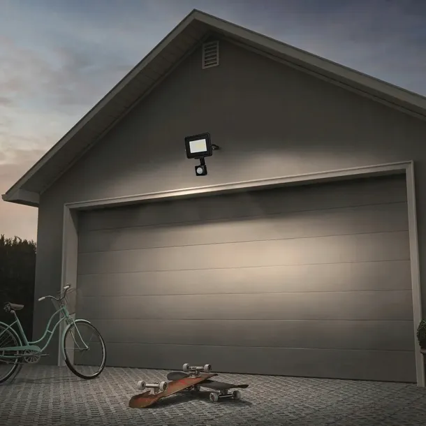 halogen-led-z-czujnikiem-ruchu-zmierzchu-naswietlacz-30w-ip65-reflektor-pir-moc-znamionowa-30-w