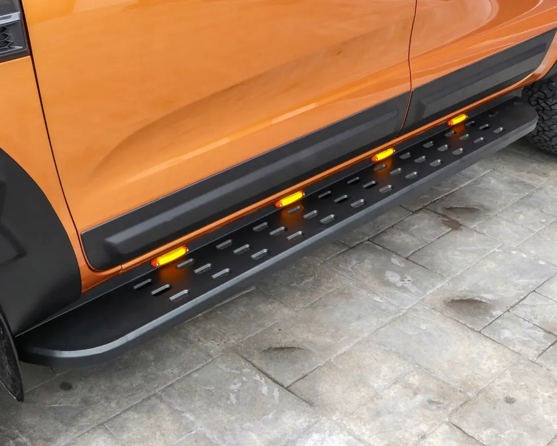 stopnie-boczne-podesty-progi-do-ford-ranger-2023-