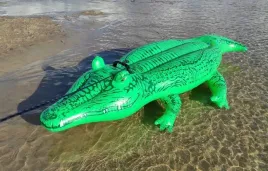 dmuchany-materac-krokodyl-aligator-do-wody-z-uchwytem-dla-dzieci-duzy-intex