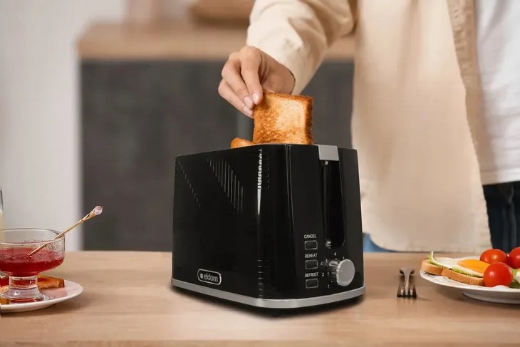toster-eldom-to320c-czarny-900-w-szerokosc-produktu-16-5-cm