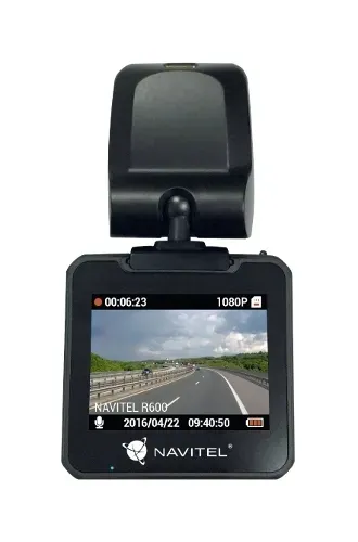 wideorejestrator-navitel-r600-fullhd-zasilanie-gniazdo-zapalniczki-samochodowej