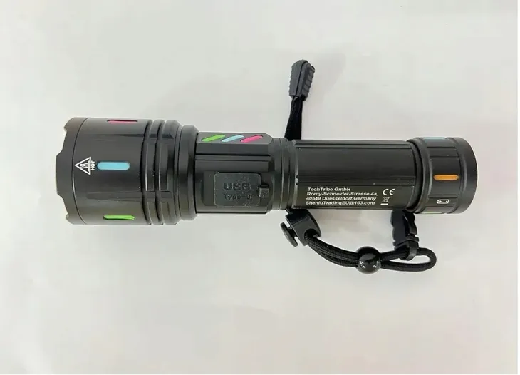 latarka-klasyczna-shadowhawk-30000-lm-led-marka-shadowhawk