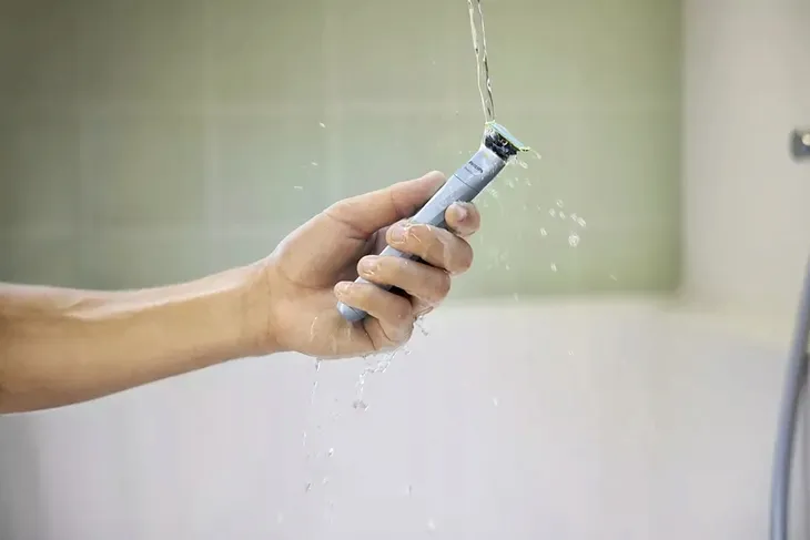 golarka-philips-oneblade-first-shave-kolor-dominujacy-niebieski