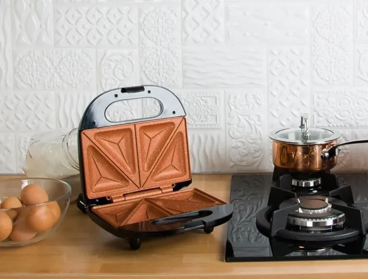 opiekacz-sandwich-toster-ceramiczny-eldom-st11-bezpieczenstwo-nienagrzewajace-sie-uchwyty