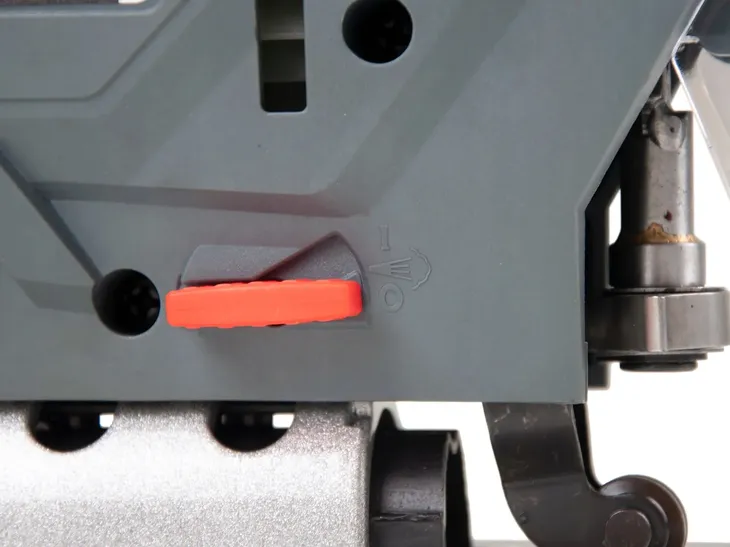 graphite-58g067-wyrzynarka-650w-mocowanie-brzeszczotu-chwyt-typu-t