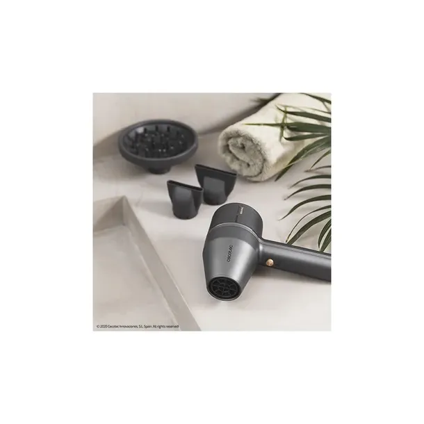 suszarka-do-wlosow-cecotec-bamba-ionicare-5500-konstrukcja-uchwyt-do-zawieszenia