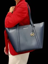 michael-kors-torebka-shopper-skora-ekologiczna-niebieski