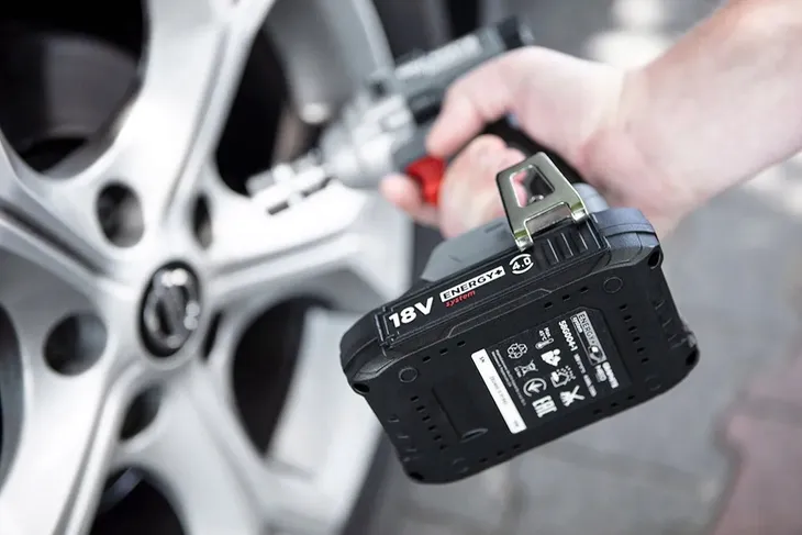 akumulator-li-ion-graphite-18-v-4-ah-marka-graphite-napiecie-v-18-v