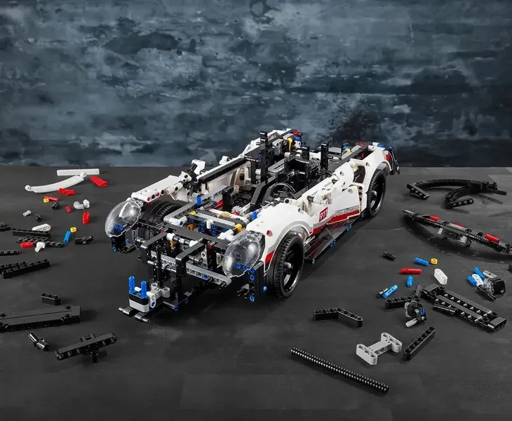 lego-technic-42096-porsche-911-rsr-material-plastik