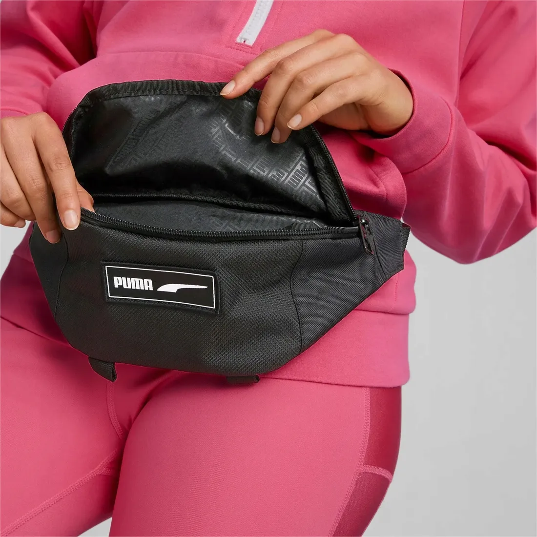 puma-nerka-biodrowa-79187-czarny