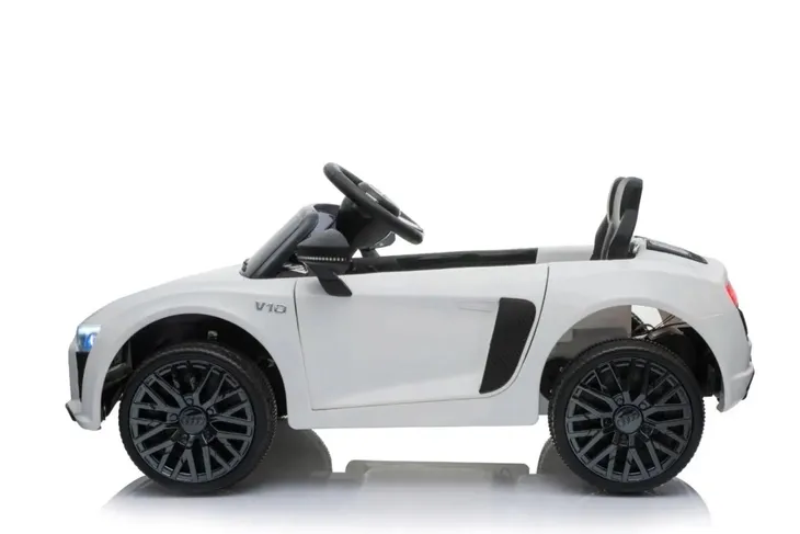 samochod-audi-bialy-wiek-dziecka-3-lata