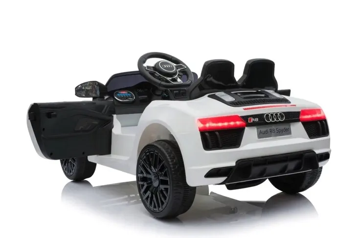 samochod-audi-bialy-waga-z-opakowaniem-13-5-kg