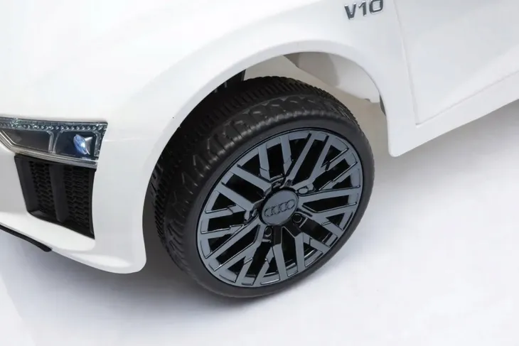 samochod-audi-bialy-marka-audi-kolor-bialy