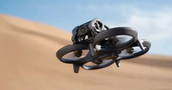 dron-dji-avata-explorer-combo-10000-m-2420-mah-czas-lotu-18-min