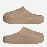 chodaki-meskie-adidas-wzor-dominujacy-logo