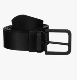 levi-s-pasek-czarny-mezczyzna