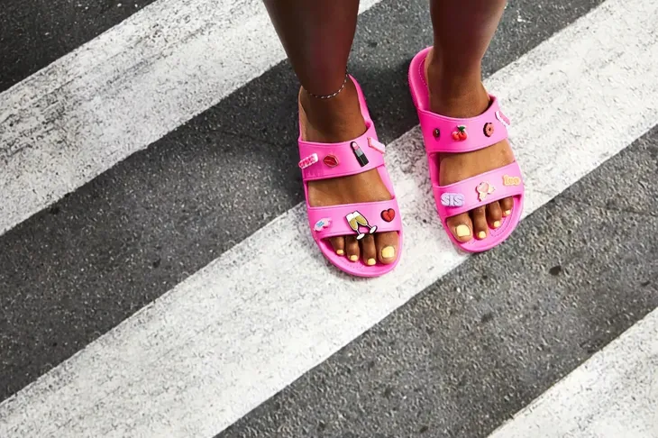 klapki-crocs-classic-crocs-sandal-37-38-eu-kolor-rozowy