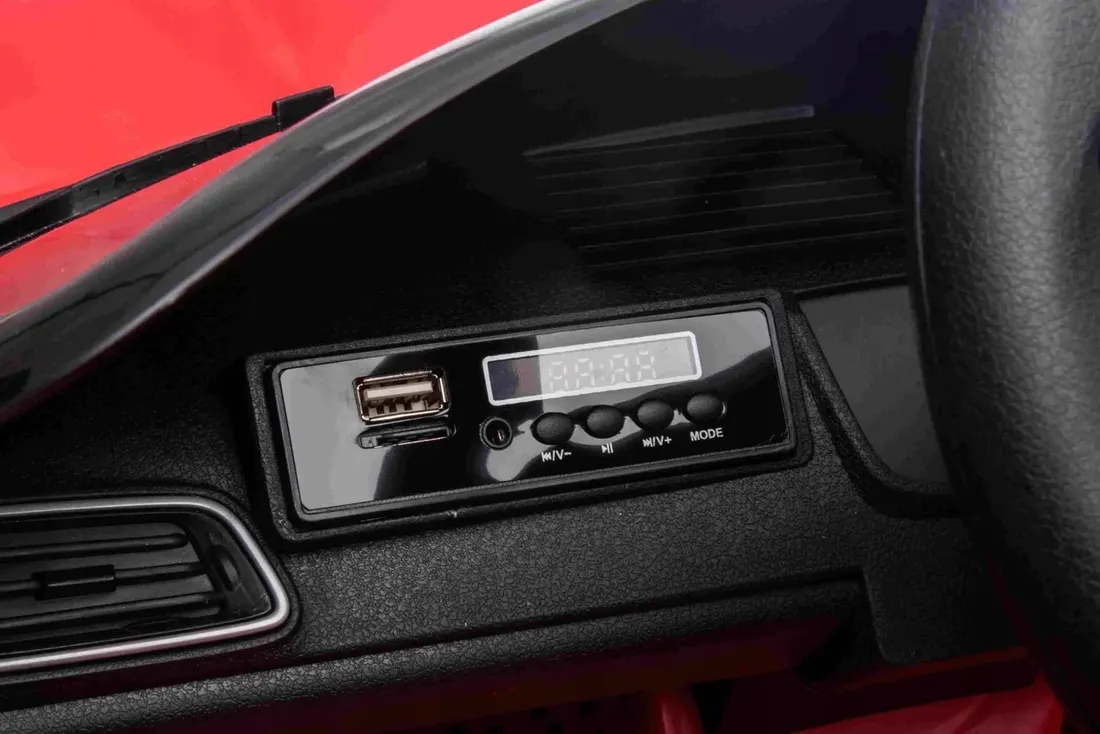 samochod-ramiz-czerwony