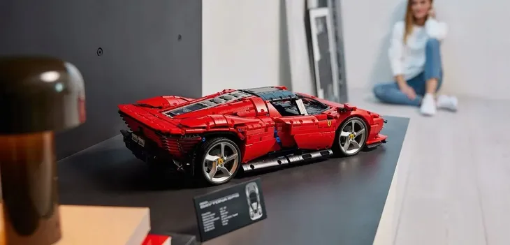 lego-technic-42143-ferrari-daytona-sp3-waga-z-opakowaniem-0-15-kg