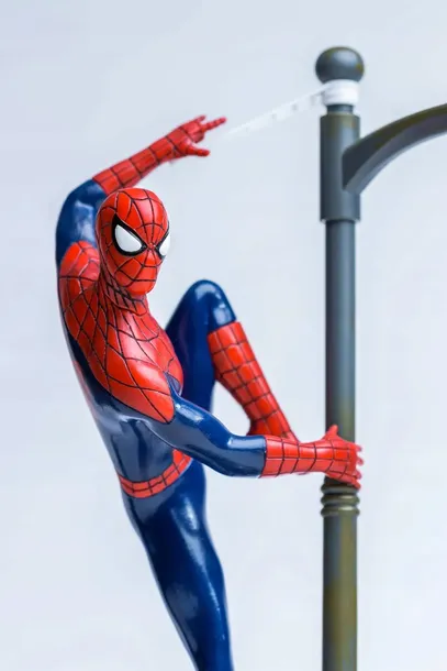 lampka-led-spiderman-ze-sciemniaczem-34-cm-marvel-zasilanie-sieciowe