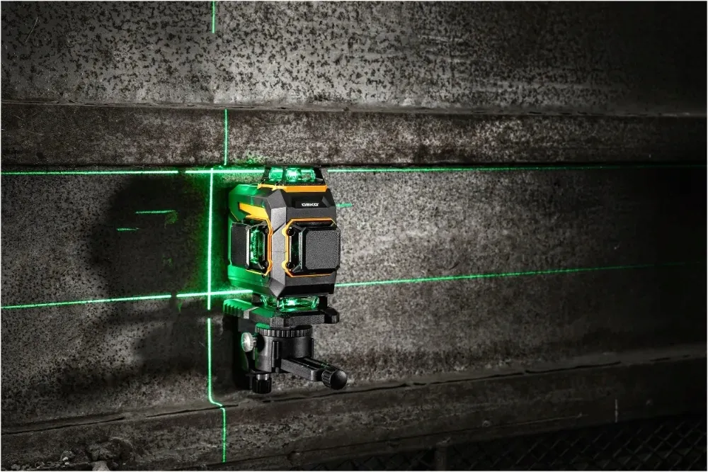 poziomica-laserowa-360-pro-plaszczyznowa-4d-laser-krzyzowy-zielony-30m-deko