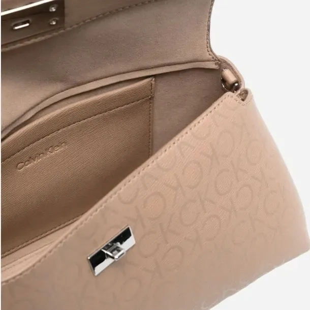 calvin-klein-torebka-bezowy-zapiecie-magnes