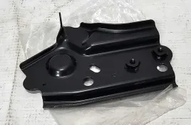 nowe-org-mocowanie-blotnika-prawy-przod-toyota-rav4-iv-53813-42030