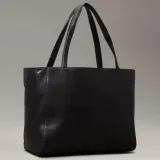 calvin-klein-torebka-czarny-zapiecie-zamek