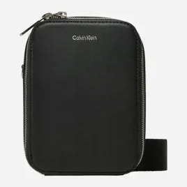 calvin-klein-torebka-listonoszka-poliester-czarny