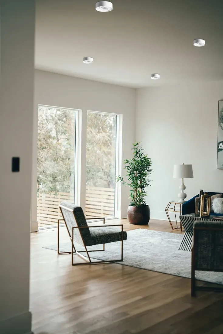 oprawa-podtynkowa-halogenowa-gu10-sufitowa-tuba-led-spot-ruchoma-biala