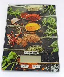 silvercrest-cyfrowa-waga-kuchenna-1g-5kg-lyzki-z-przyprawami-30-e-804