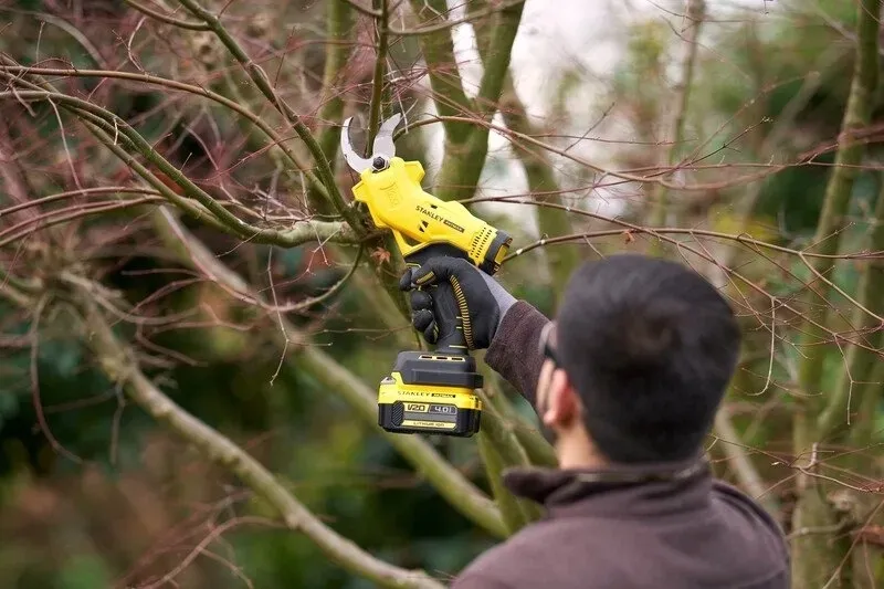 sekator-akumulatorowy-stanley-fatmax-sfmcpp32m1