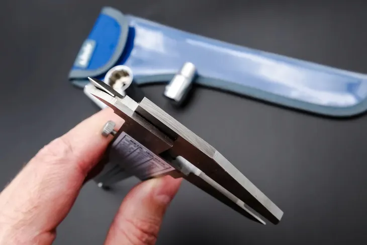 suwmiarka-analogowa-limit-150-mm-maksymalny-zakres-pomiaru-150-mm-rodzaj-analogowa