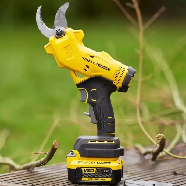 sekator-akumulatorowy-18v-stanley-sfmcpp32b-v20-marka-stanley-napiecie-akumulatora-18-v