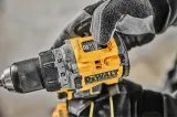 wkretarka-akumulatorowa-dewalt-dcd800e1t-powerstack-2-biegi-17ah-90nm-miekki-moment-obrotowy-27-nm
