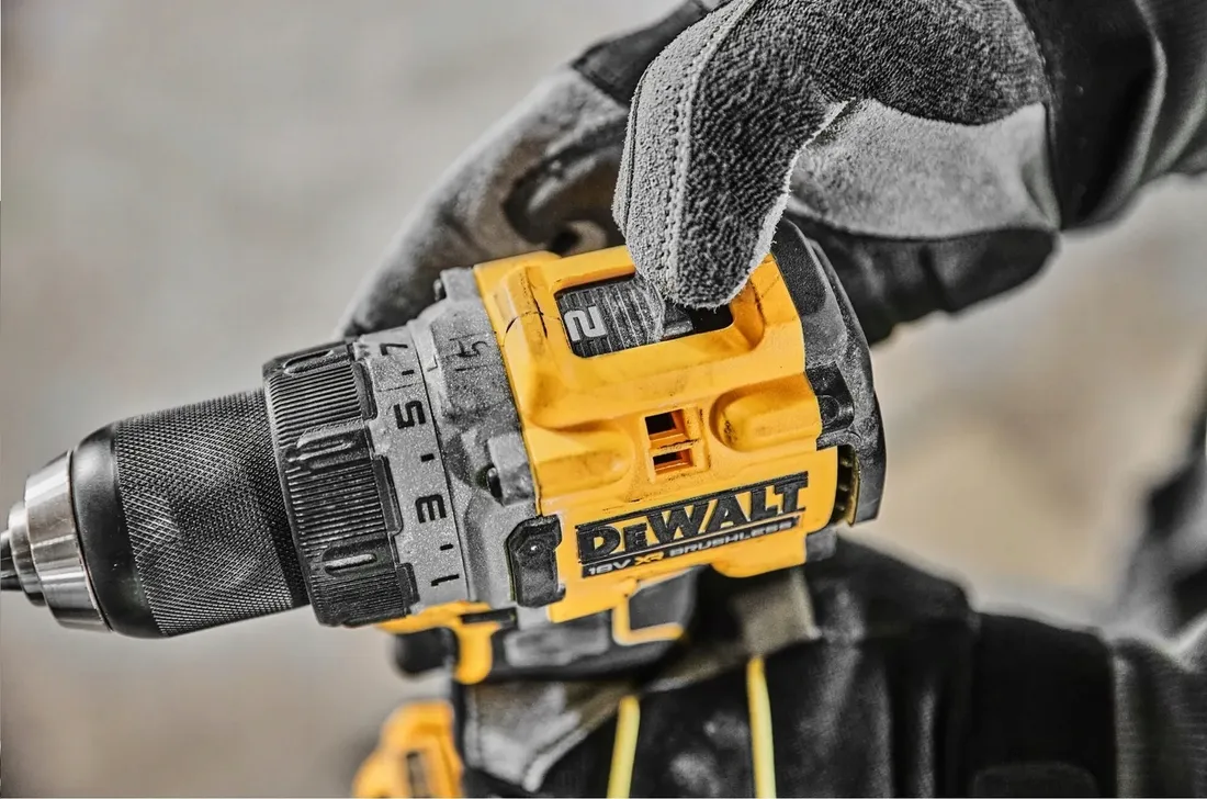 wkretarka-akumulatorowa-dewalt-dcd800e1t-powerstack-2-biegi-17ah-90nm