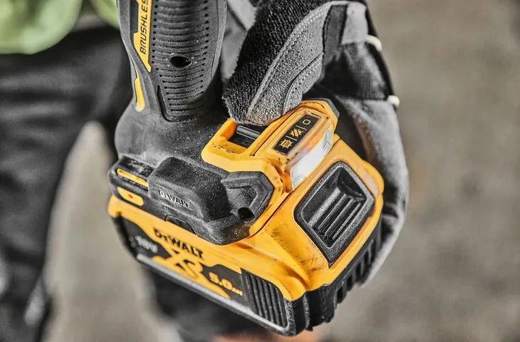 wkretarka-akumulatorowa-dewalt-dcd800e1t-powerstack-2-biegi-17ah-90nm-typ-akumulatora-li-ion