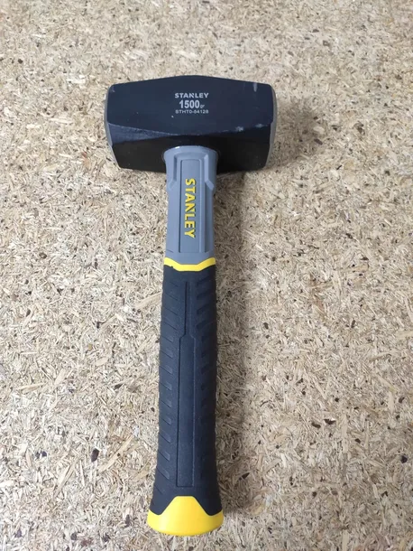 mlotek-stanley-541280-obuch-kwadratowy