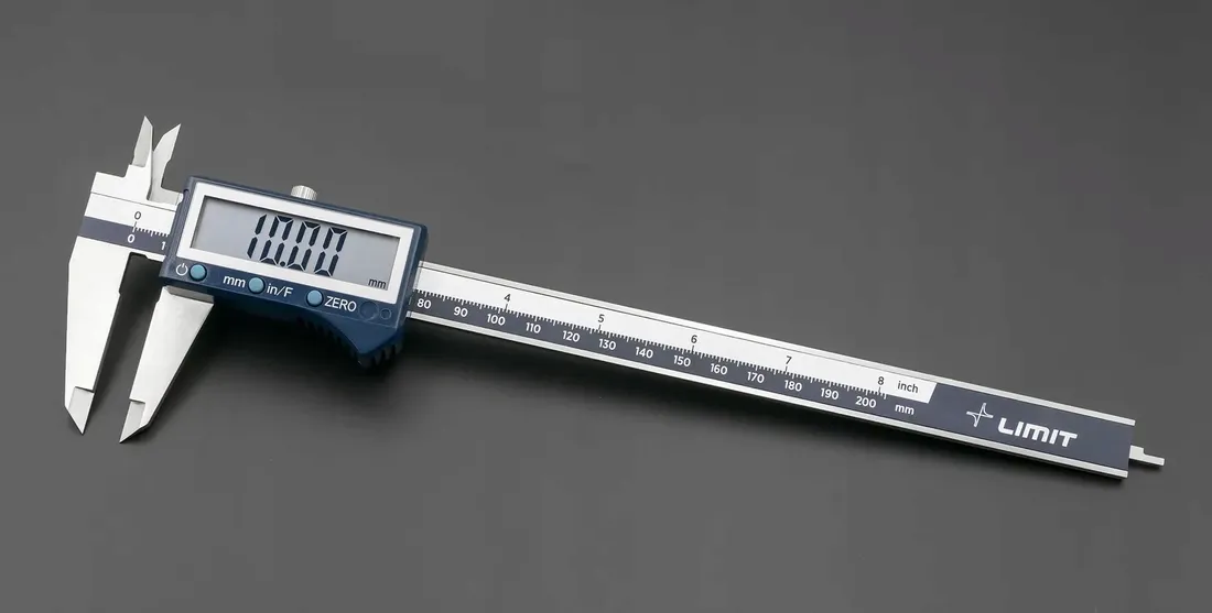 suwmiarka-elektroniczna-limit-200-mm